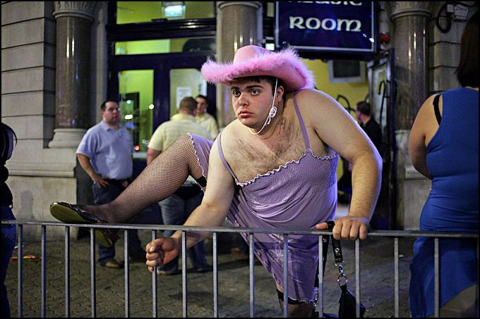 It's been a hard day's night sau cum arata o betie made in UK