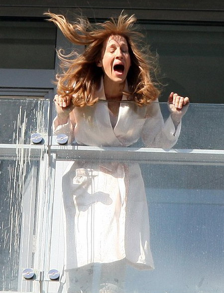 Pe Sarah Jessica Parker a lovit-o... vaca!