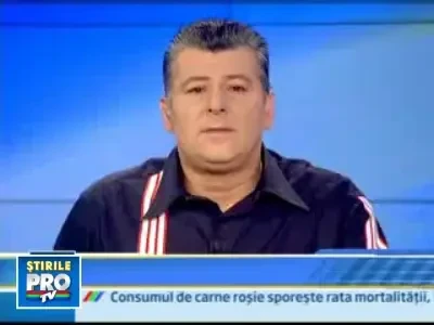 Suparat pe DNA, a spart cu pietre geamurile institutiei