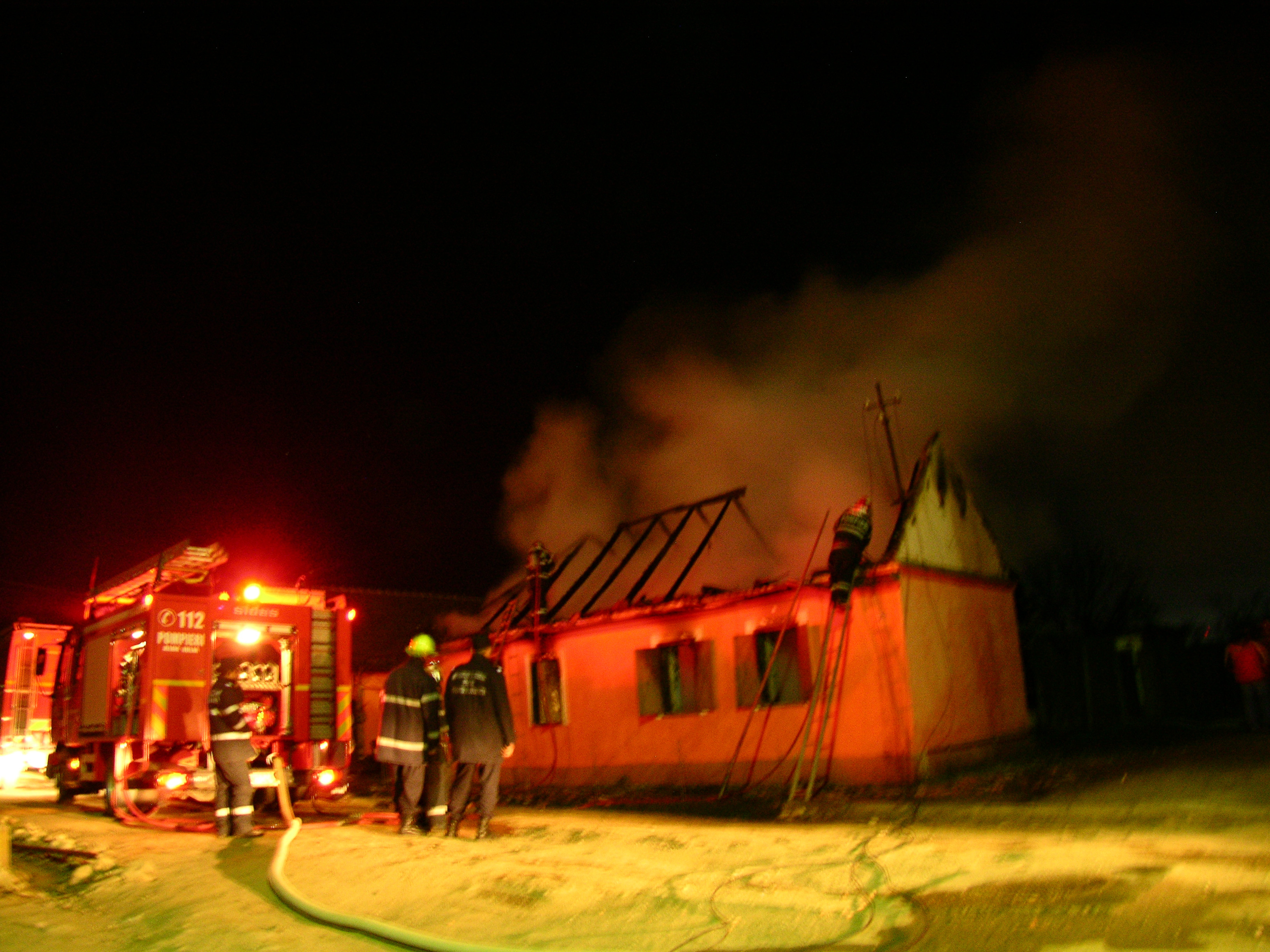 Incendiu violent intr-un cartier din Iasi