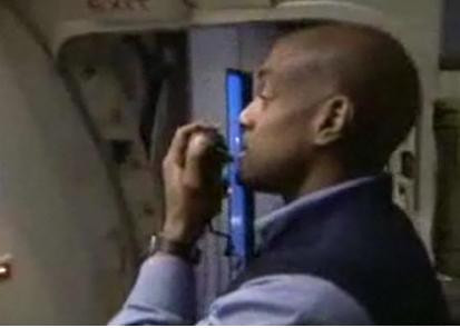 Toata lumea mainile in aeeeeer! Vezi aici un altfel de rapper !