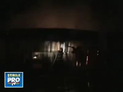 Flacari pana la cer intr-o biserica! Hotii au vrut sa isi acopere urmele!