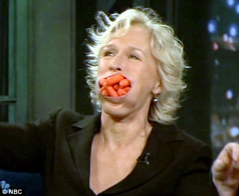 Cati morcovi si-a indesat Glenn Close in gura?