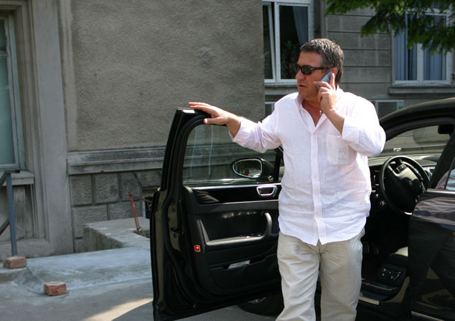 Victor Becali: "I-am adus lui Gigi mancare, haine si carti de citit!"