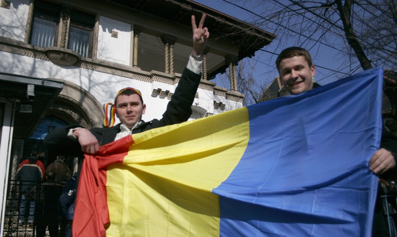 Moldovenii au iesit la vot! Si-au ales noul Parlament