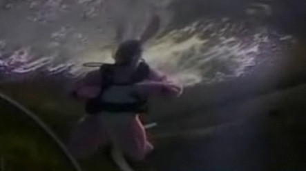 Iepurasul de Paste vine anul acesta inot!