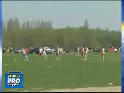 Vremea frumoasa i-a scos in acest week-end pe romani din casa