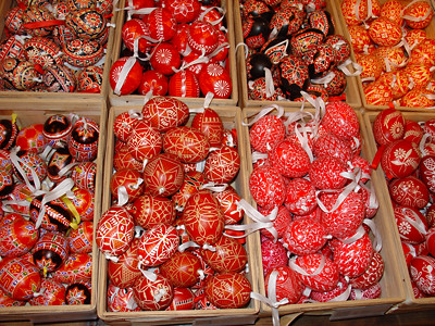 Reducerile de dupa sarbatori. Al doilea Paste cu oua rosii si carne de miel