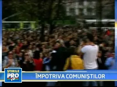 Fierbe Chisinaul! 10.000 de moldoveni au iesit in strada!