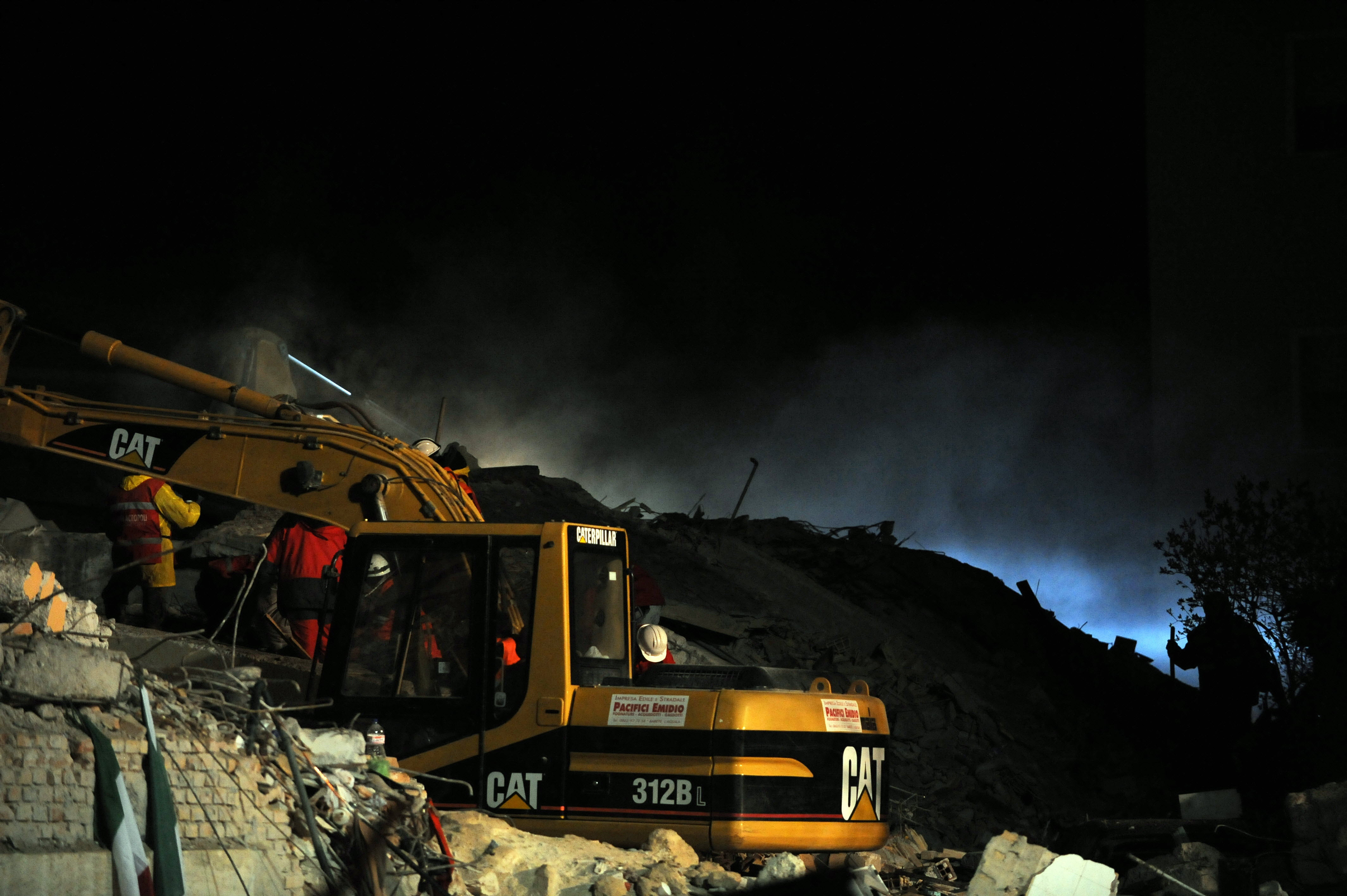 Seismul din Italia s-a soldat cu 278 morti! Cinci sunt romani