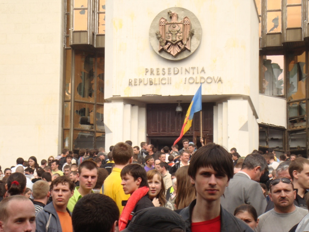 Se cutremura Chisinaul! Imagini primite de la un utilizator din Moldova!