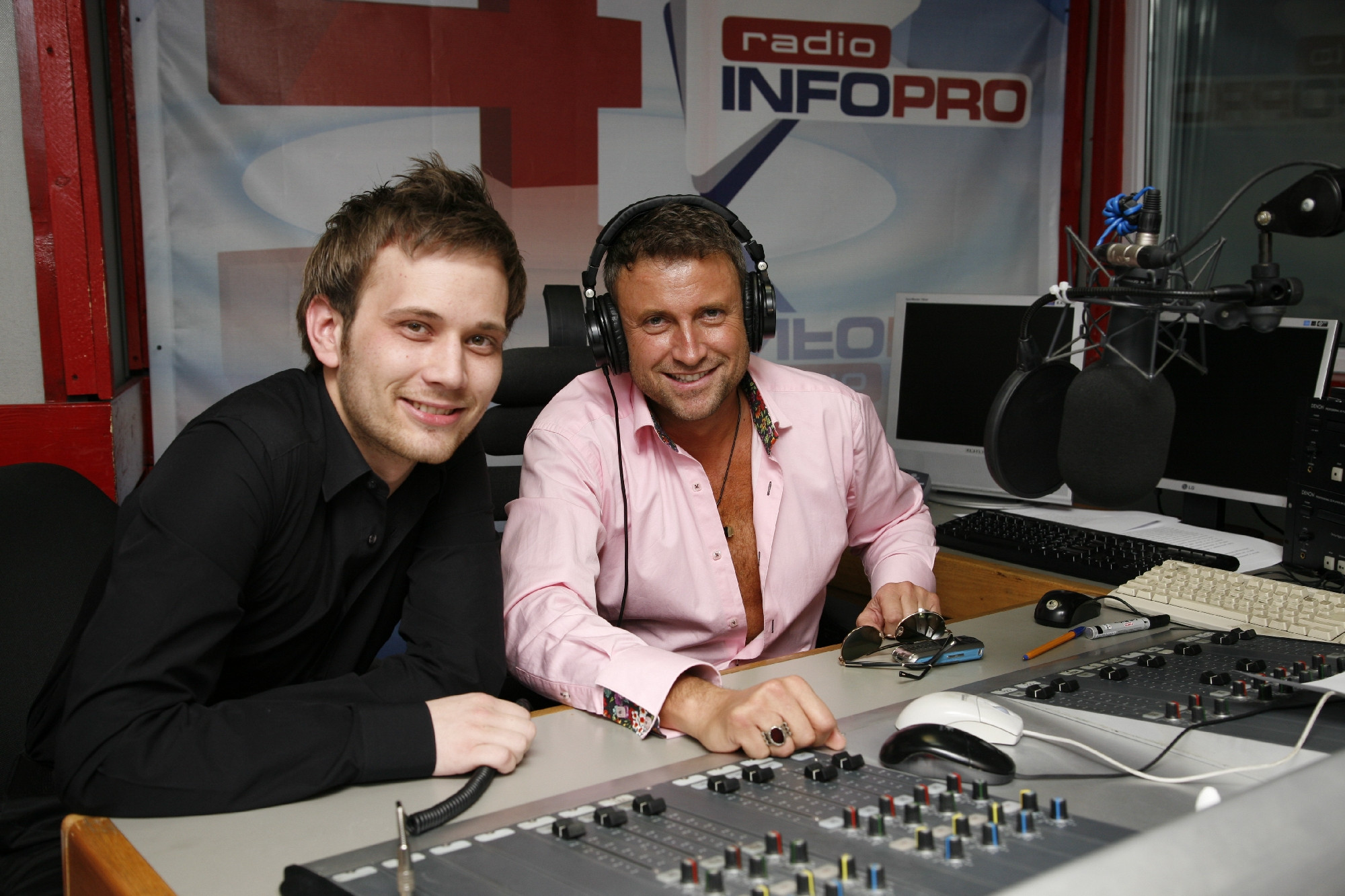 Catalin Botezatu le considera kitschoase pe fetele de la Pussycat Dolls!