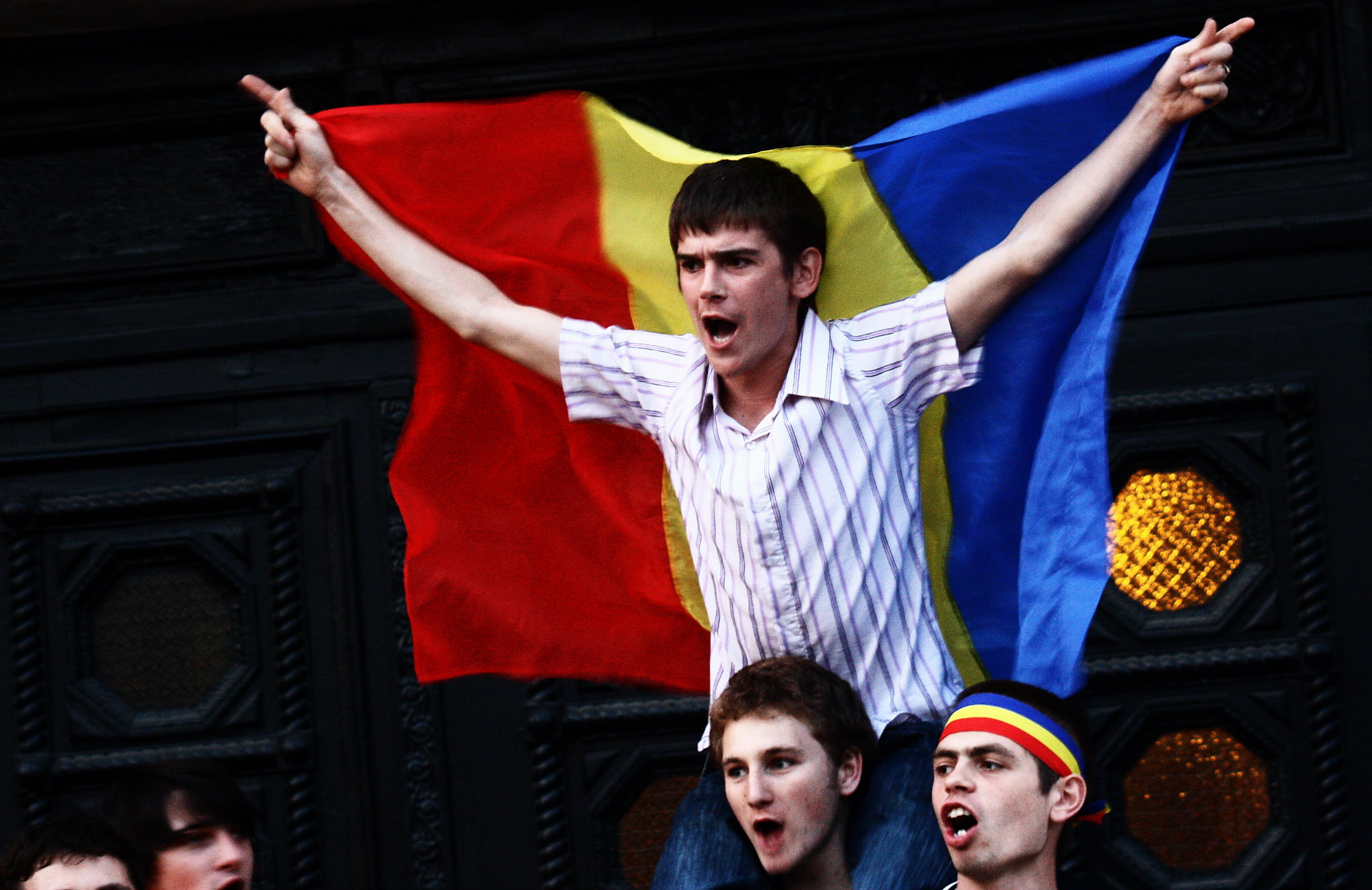 Nu stii ce se intampla cu cei dragi din Moldova? Suna la numarul de la MAE