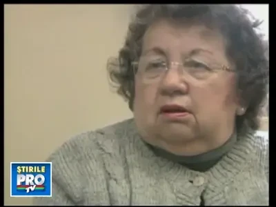 Penny mananca banii stapanei la propriu. Vezi VIDEO