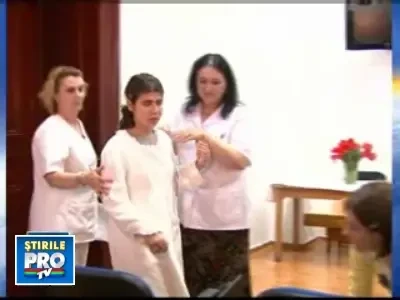 Din negura la culori! Fata operata de cataracta congenitala distinge lumina