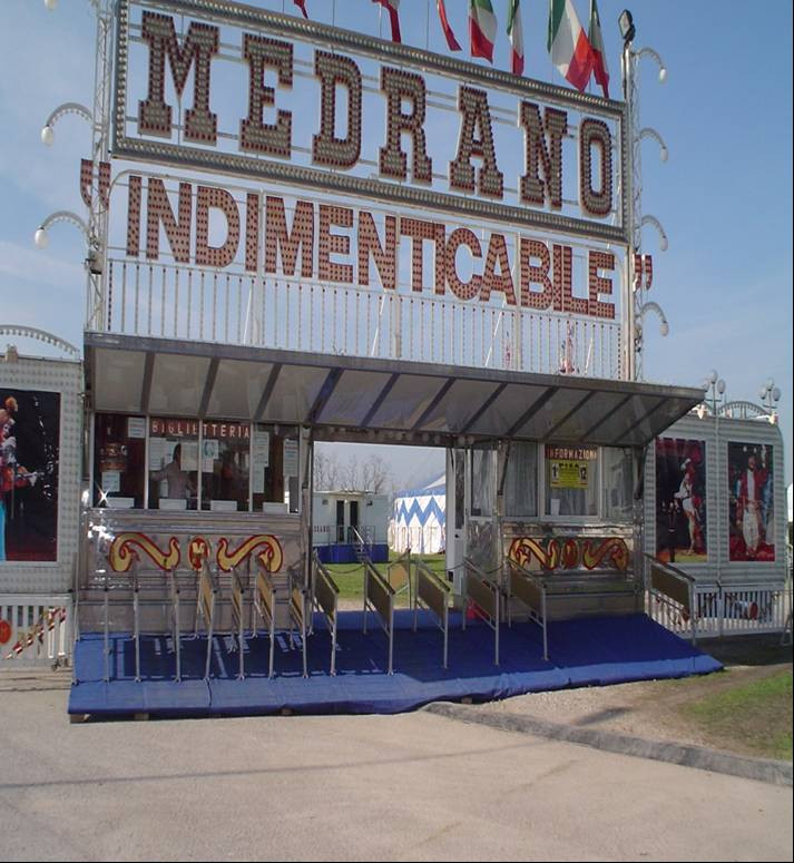 Iepurasul face deja cadouri: a adus un spectacol de circ in Bucuresti