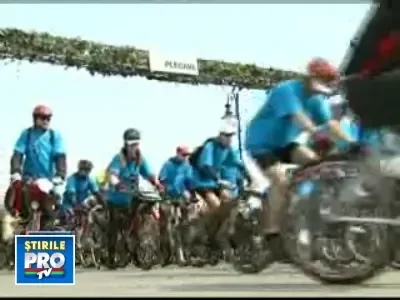 Mars pe biciclete si PET-uri pe post de bilete la concert!