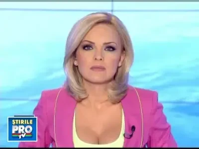 Muscata de un urs polar, dupa ce a sarit in tarc!