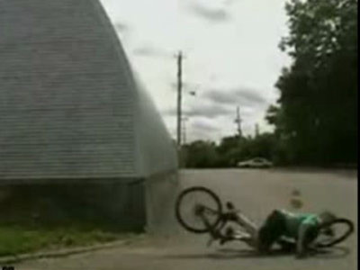 Nu incercati si voi! E de ajuns ca au patit-o ei!