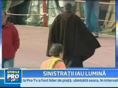 Silvio Berlusconi a celebrat Pastele la L'Aquila alaturi de sinistrati