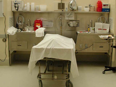 Spania: un barbat si-a omorat sotul, apoi s-a sinucis