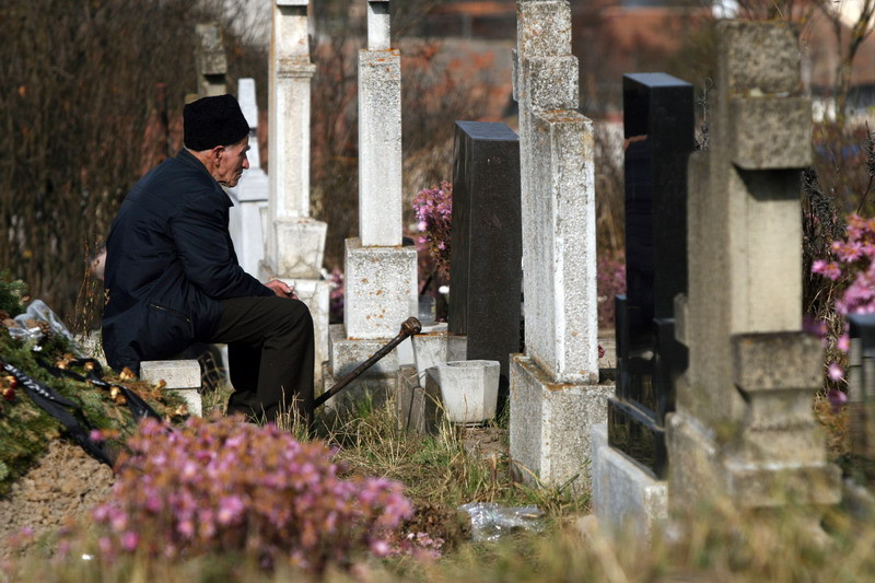 Capitala trimite la cimitir 7,5 milioane de euro