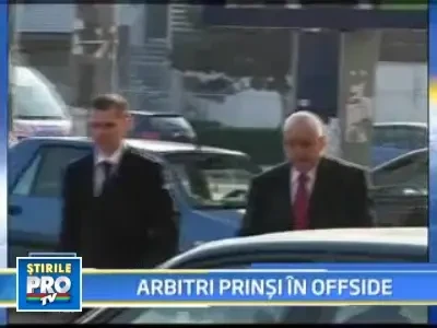 Scandalul din fotbal continua! 4 arbitrii acuzati oficial de luare de mita