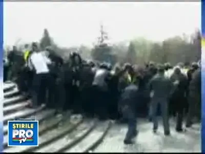 Razboi al declaratiilor intre Vladimir Voronin si Traian Basescu!