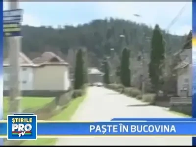Basescu a facut turul manastirilor din Bucovina, la volanul Loganului!