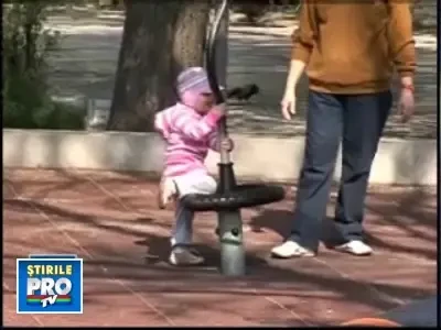 Bona sau bunica? Mai ai bani sa platesti pe cineva sa stea cu copiii tai?