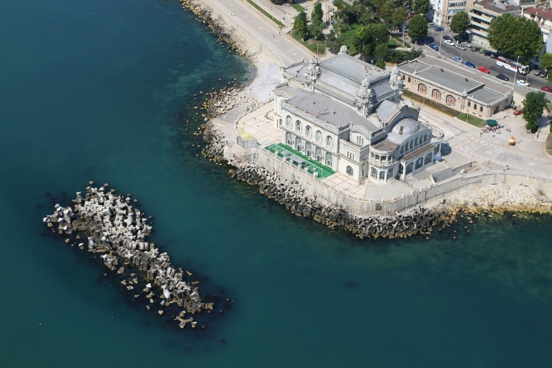 Strainii platesc si 2.000 de euro pentru un sejur de toamna pe litoral