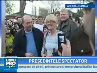 Navetist de Sarbatori.Traian Basescu a facut Pastele in Bucovina si la mare