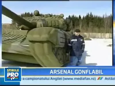 Jucarii noi! Tancuri si avioane... gonflabile