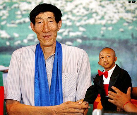 Cel ma inalt om din lume este pe cale sa isi piarda titlul!