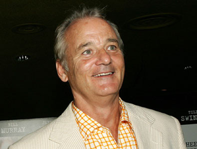 Internetul nu se poate decide asupra unei fotografii din 2012. Cine este in poza: Bill Murray sau Tom Hanks?