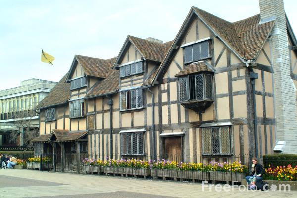 Guvernul britanic vrea sa transforme anul 2009 in anul turismului literar