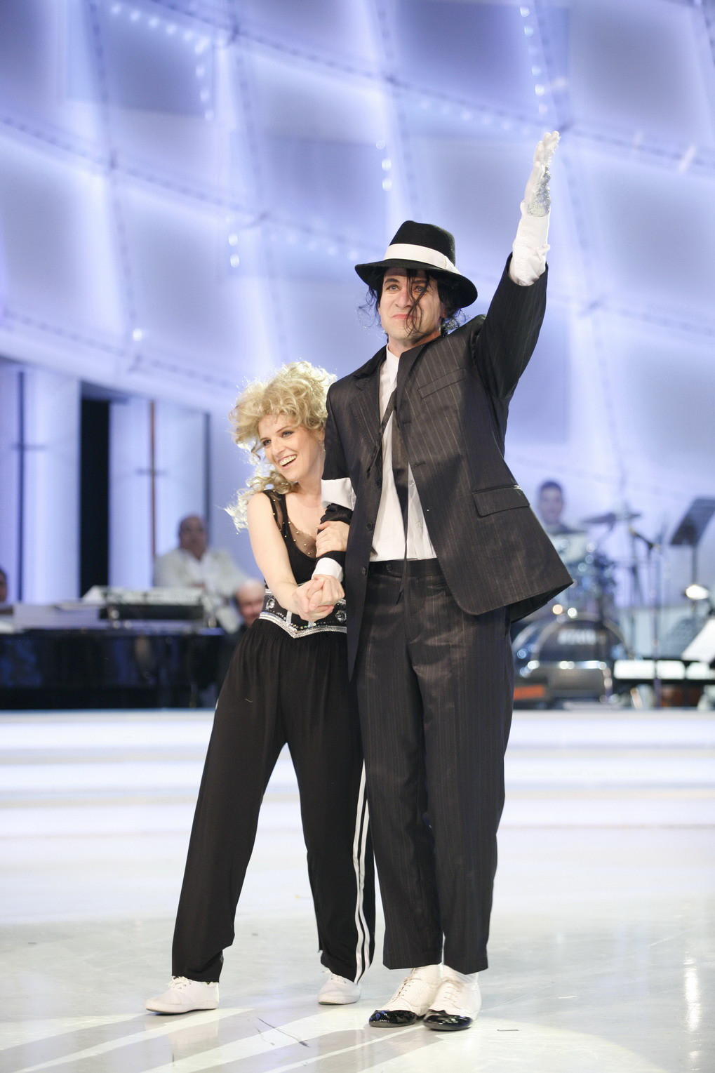 Cheeky Gabriela va dansa cu iubitul ei, Nick, in scop caritabil la Pro Tv