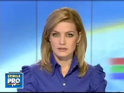 La 16 ani, e spaima parintilor! I-a lovit cu lopata si le-a dat foc la casa