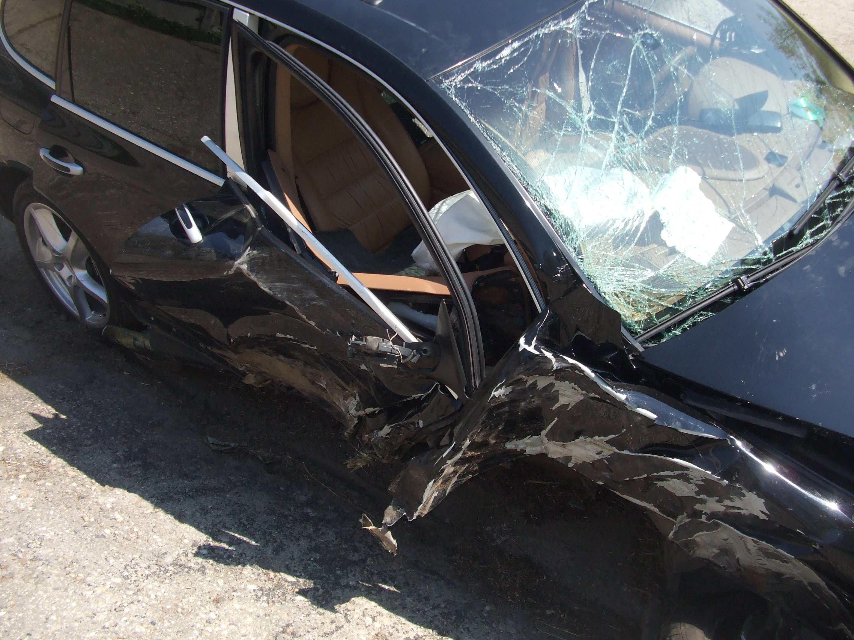 Au furat din spalatorie masina Andreei Antonescu si i-au facut-o praf!