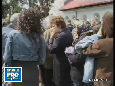 Lupte corp la corp intre credinciosi, la Izvorul Tamaduirii!