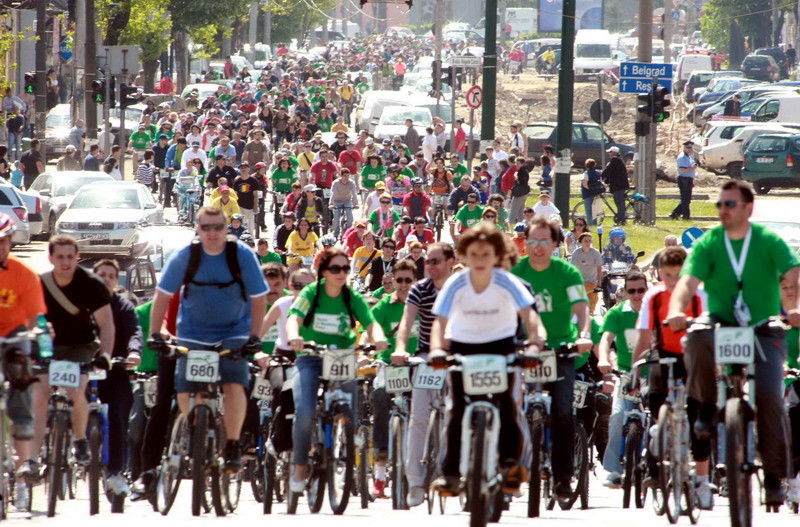 Mihai Sturzu, Elisabeta Lipa, Daciana Sarbu pe biciclete de dragul naturii