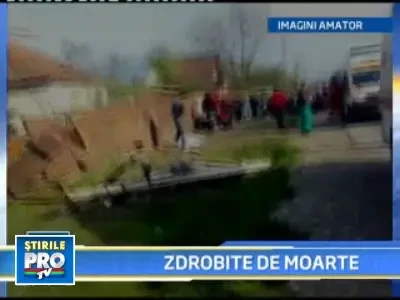 Bunica si nepoata, ucise de un microbuz in timp ce stateau in fata casei