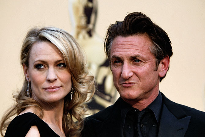 Sean Penn si Robin Wright au divortat in sfarsit. Dupa trei incercari