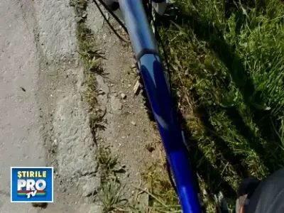 N-are nevoie de tractare! Isi cara masina cu... caruta!