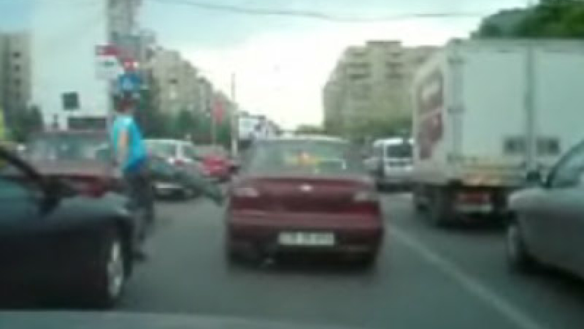 Traficul e o jungla, dar nici soferii nu se lasa mai prejos!