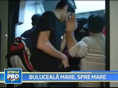 Trenurile spre litoral, luate cu asalt de turisti! Mai aduceti vagoane!