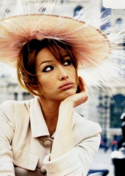 Portret: Carla Bruni, amorurile madamei de Sarkozy