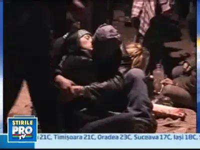 Saritura prin flacari, noul sport preferat al turistilor de la mare