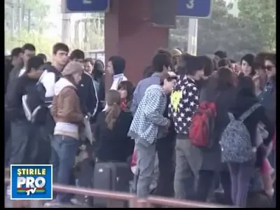 Aglomeratie in trenuri! Vezi aici mai multe IMAGINI!