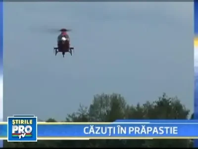 Accident cumplit! Au cazut cu masina intr-o prapastie de 50 de metri